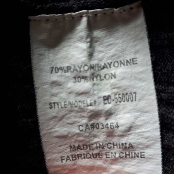 Cable Knit V-Neck Sweater - Picture 7 of 7